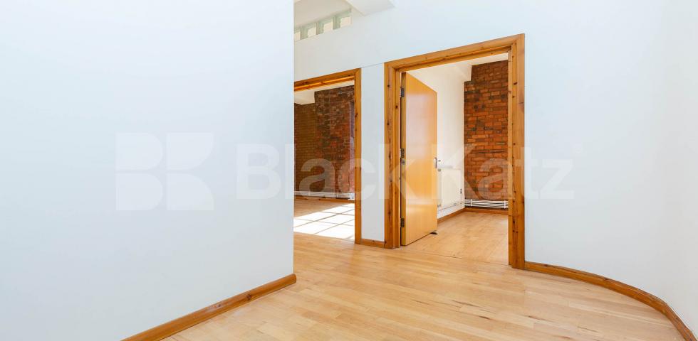 			NEW INSTRUCTION!, 2 Bedroom, 1 bath, 1 reception Apartment			 Dove Road, CANONBURY-ISLINGTON